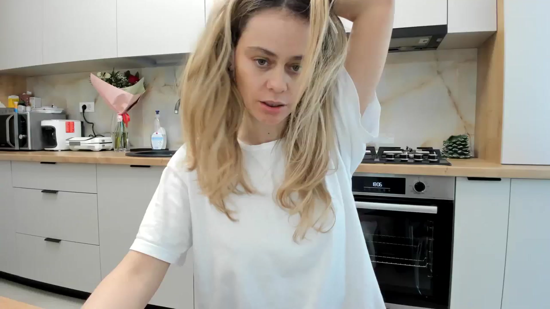Gallery image thumbnail from DebbyPaige's myfreecams stream on, 03/04/2024, 15:33 image 18 of 20