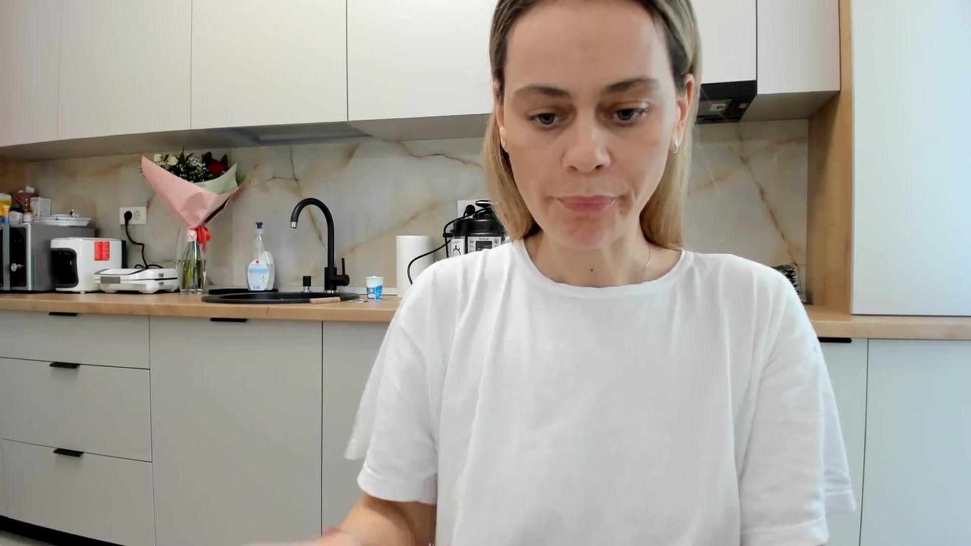 Gallery image thumbnail from DebbyPaige's myfreecams stream on, 03/04/2024, 15:33 image 8 of 20