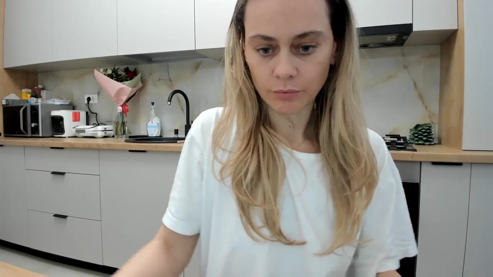 Gallery image thumbnail from DebbyPaige's myfreecams stream on, 03/04/2024, 16:19 image 6 of 20