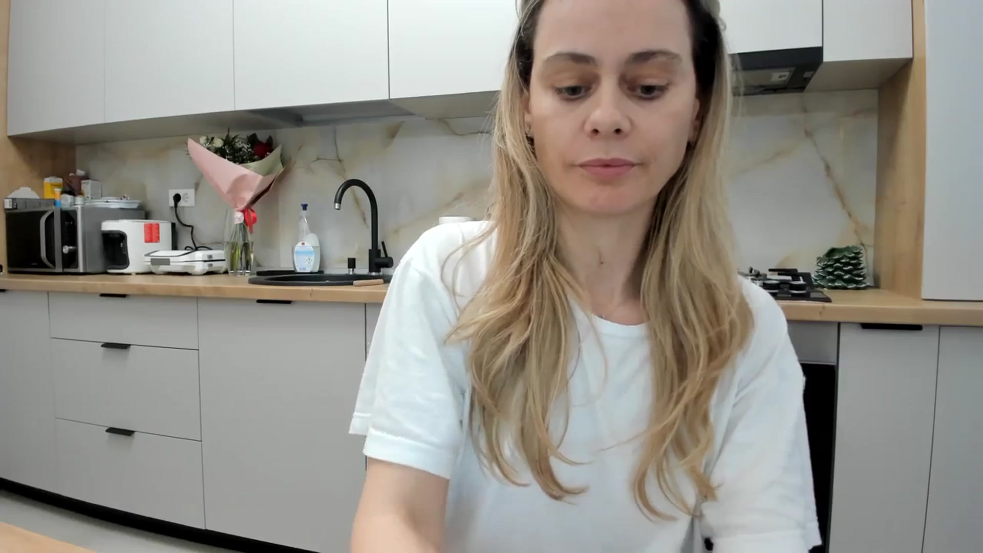 Gallery image thumbnail from DebbyPaige's myfreecams stream on, 03/04/2024, 16:19 image 8 of 20