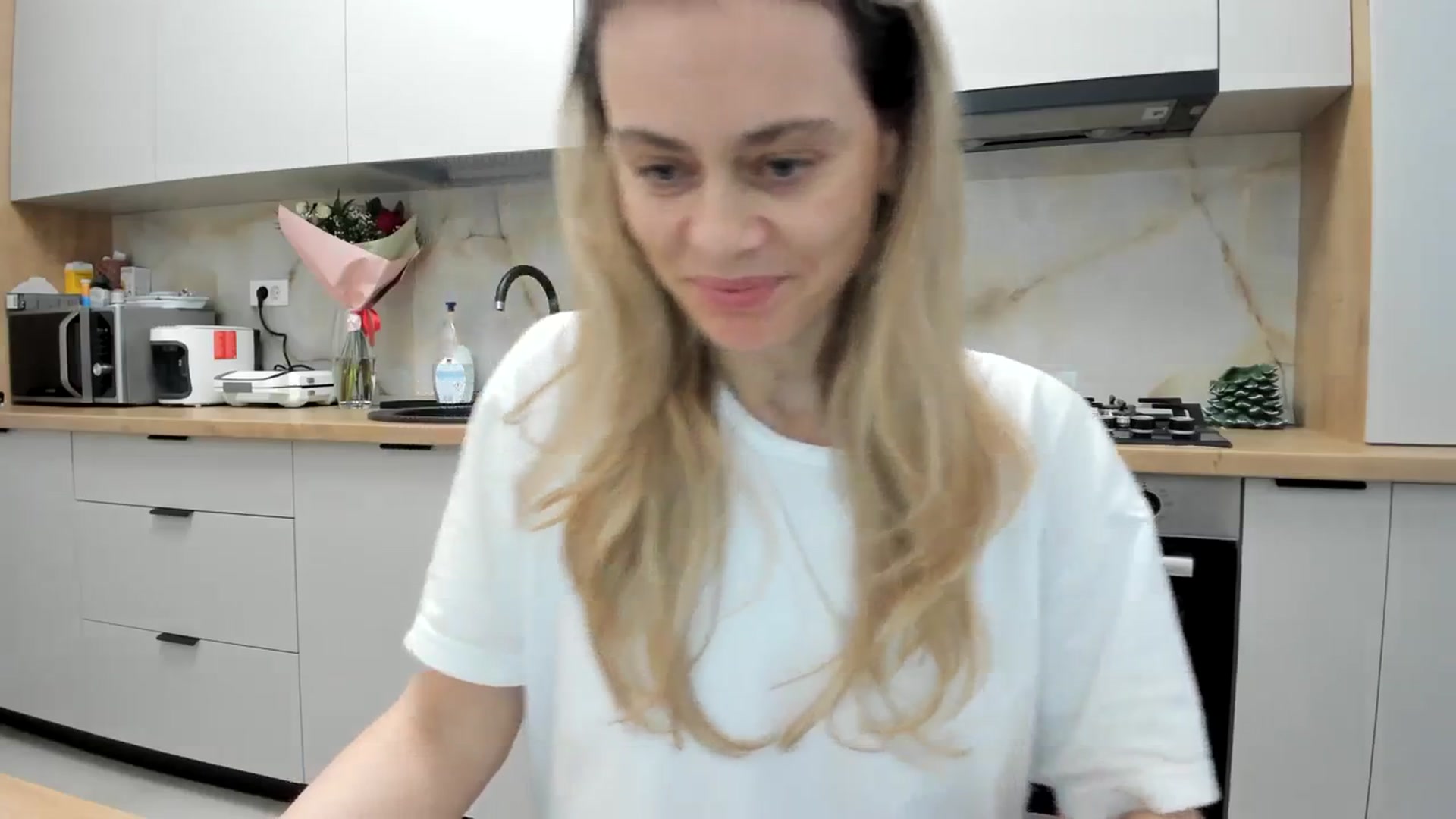 Gallery image thumbnail from DebbyPaige's myfreecams stream on, 03/04/2024, 16:19 image 7 of 20