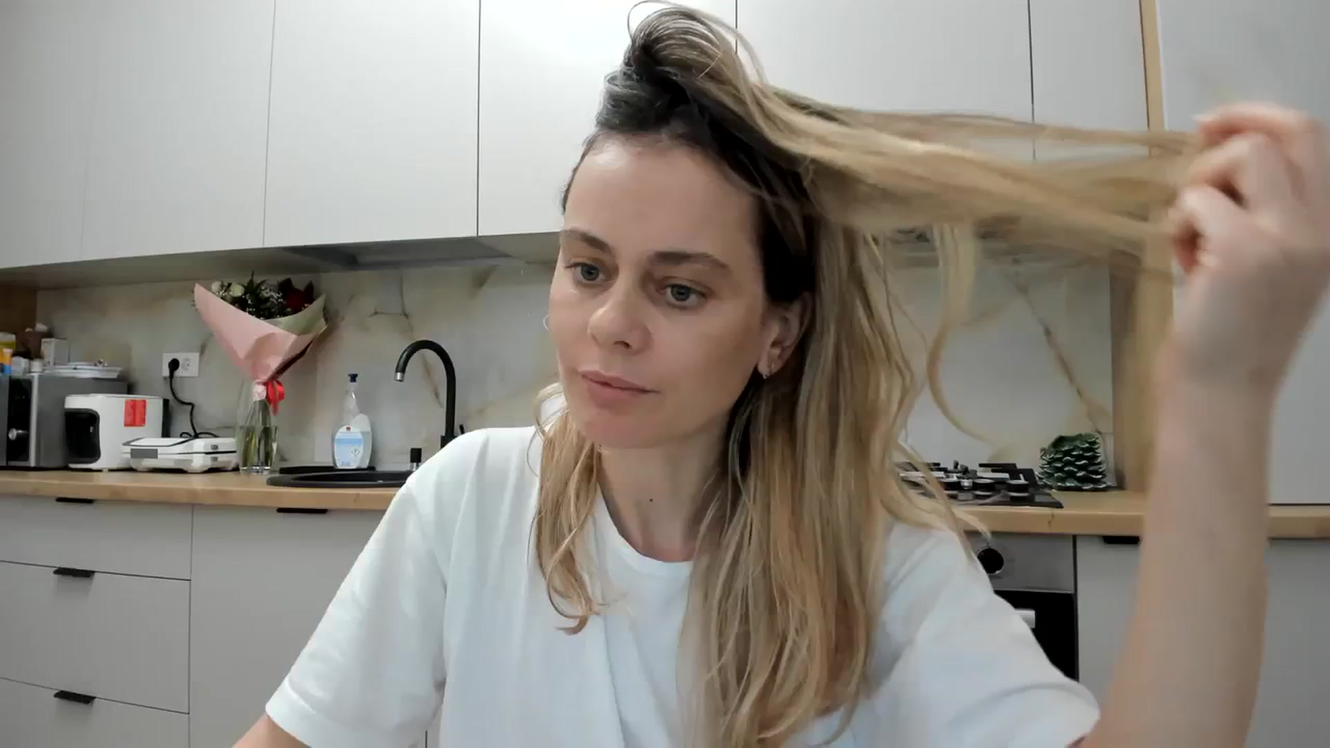 Gallery image thumbnail from DebbyPaige's myfreecams stream on, 03/04/2024, 16:19 image 20 of 20