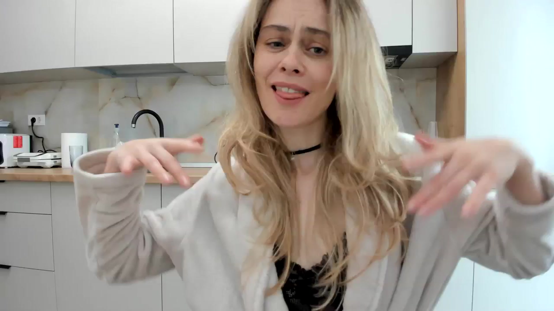 Gallery image thumbnail from DebbyPaige's myfreecams stream on, 03/05/2024, 11:57 image 1 of 20