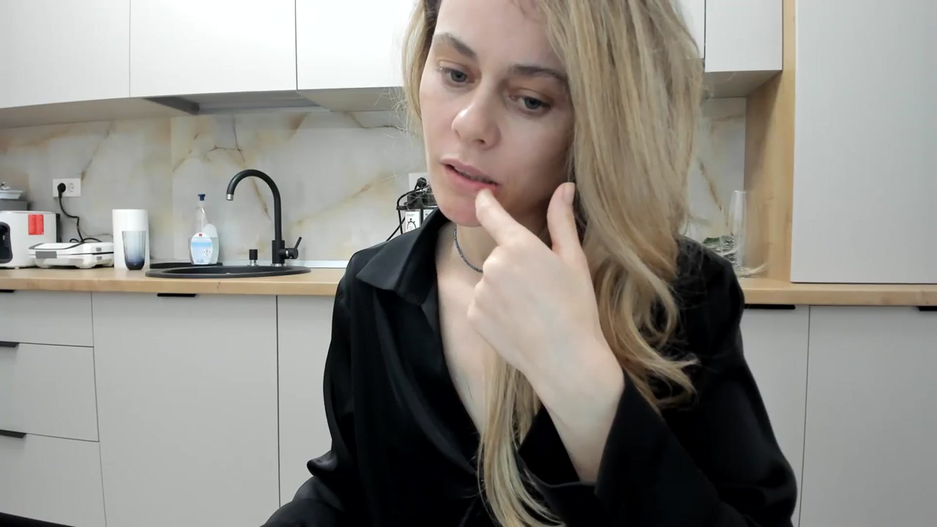 Gallery image thumbnail from DebbyPaige's myfreecams stream on, 03/05/2024, 17:58 image 17 of 20