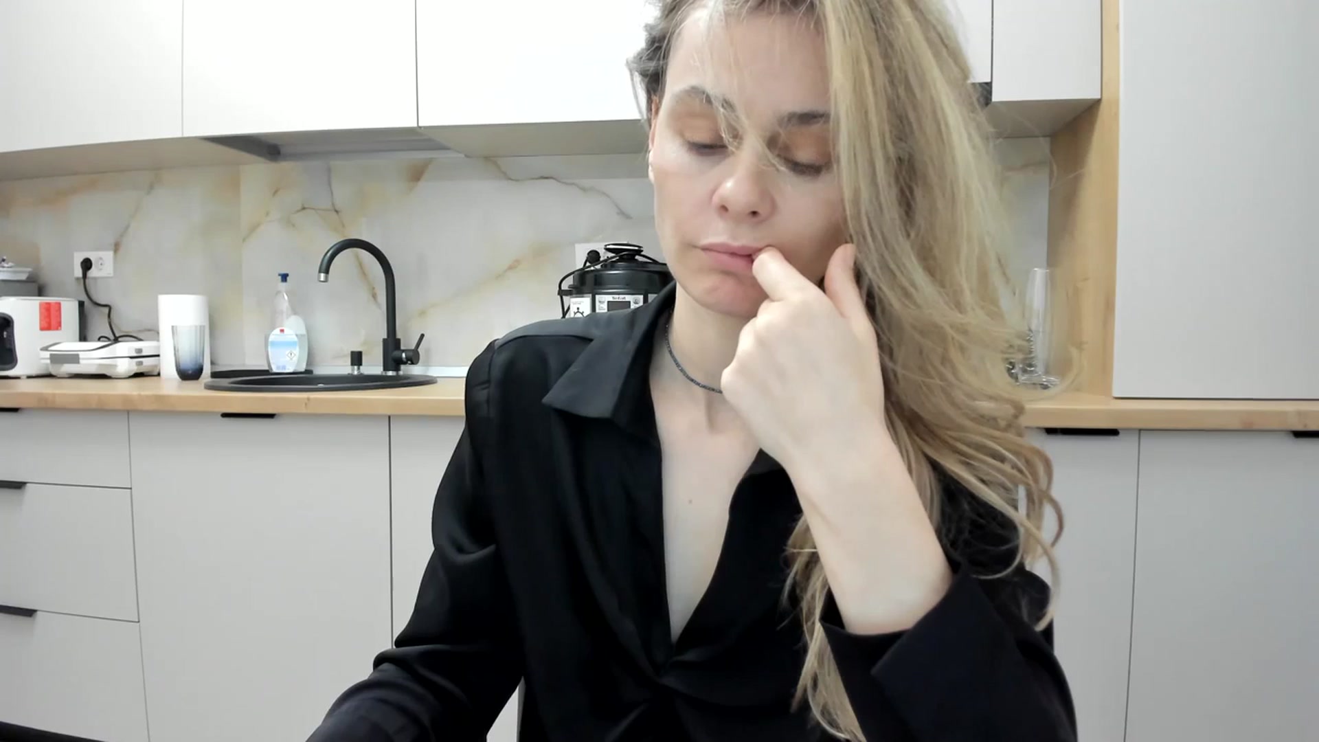 Gallery image thumbnail from DebbyPaige's myfreecams stream on, 03/05/2024, 17:58 image 12 of 20