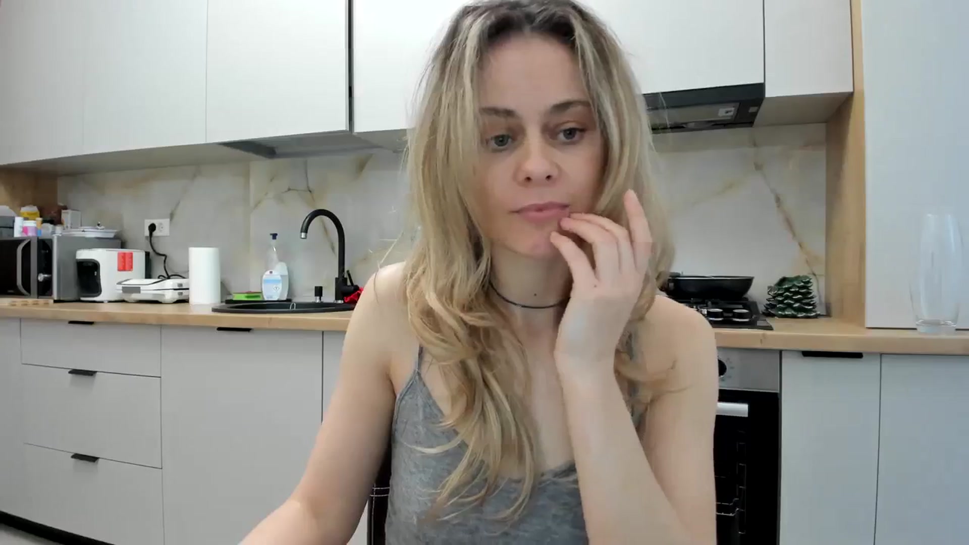 Gallery image thumbnail from DebbyPaige's myfreecams stream on, 03/06/2024, 16:18 image 16 of 20