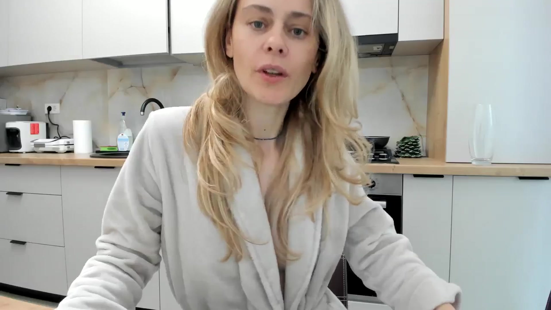Gallery image thumbnail from DebbyPaige's myfreecams stream on, 03/06/2024, 16:18 image 4 of 20