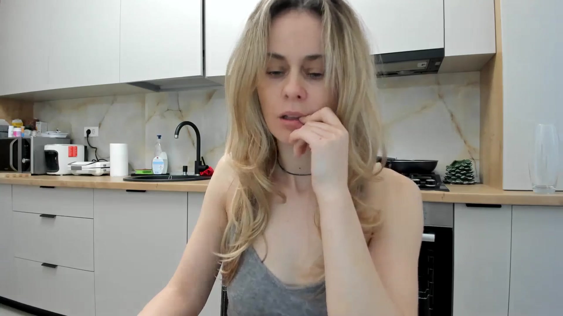 Gallery image thumbnail from DebbyPaige's myfreecams stream on, 03/06/2024, 16:18 image 17 of 20