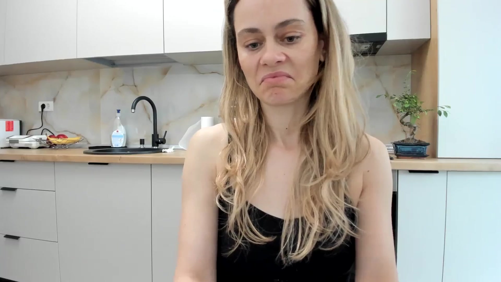 Gallery image thumbnail from DebbyPaige's myfreecams stream on, 03/11/2024, 14:22 image 16 of 20