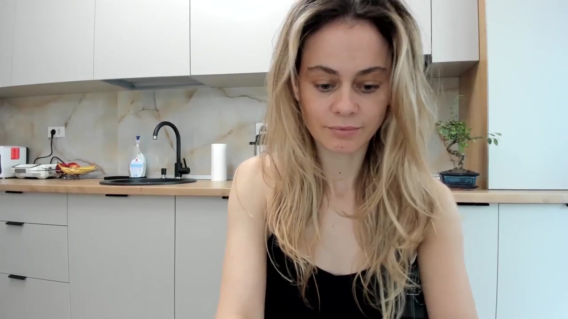 Gallery image thumbnail from DebbyPaige's myfreecams stream on, 03/11/2024, 14:22 image 4 of 20