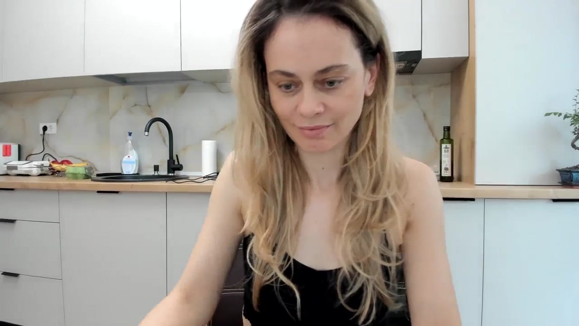 Gallery image thumbnail from DebbyPaige's myfreecams stream on, 03/11/2024, 15:04 image 3 of 20