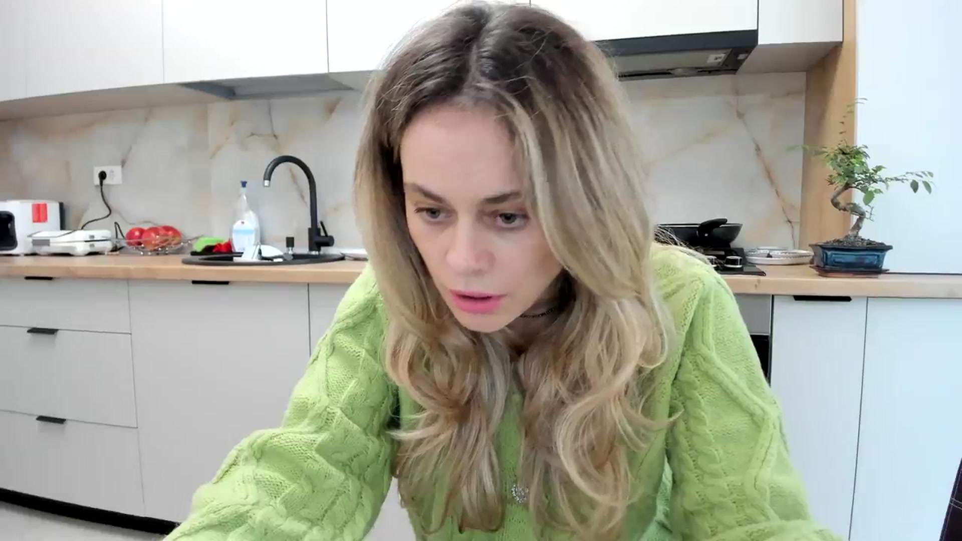 Gallery image thumbnail from DebbyPaige's myfreecams stream on, 03/13/2024, 14:33 image 16 of 20