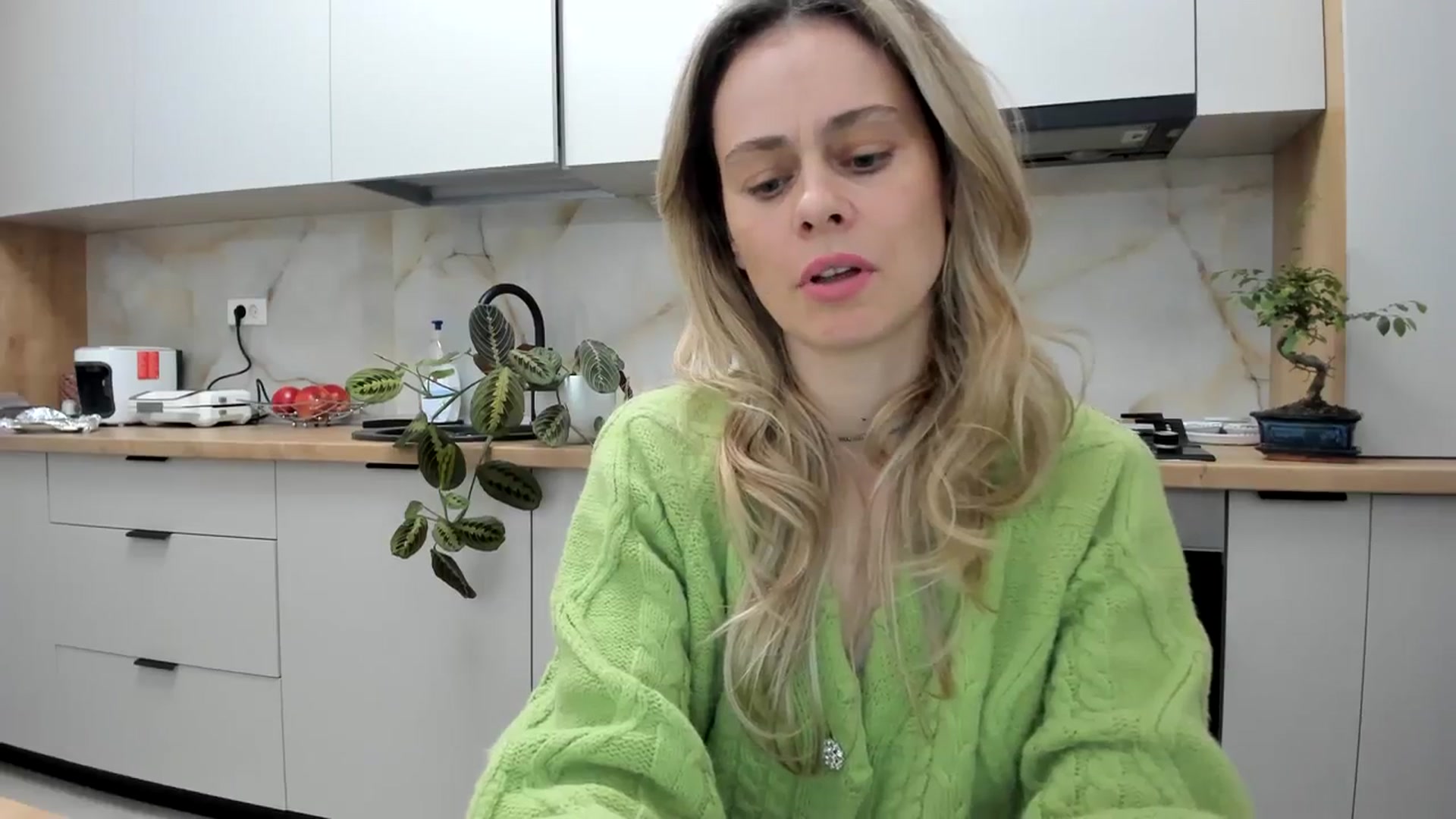 Gallery image thumbnail from DebbyPaige's myfreecams stream on, 03/13/2024, 18:00 image 12 of 20