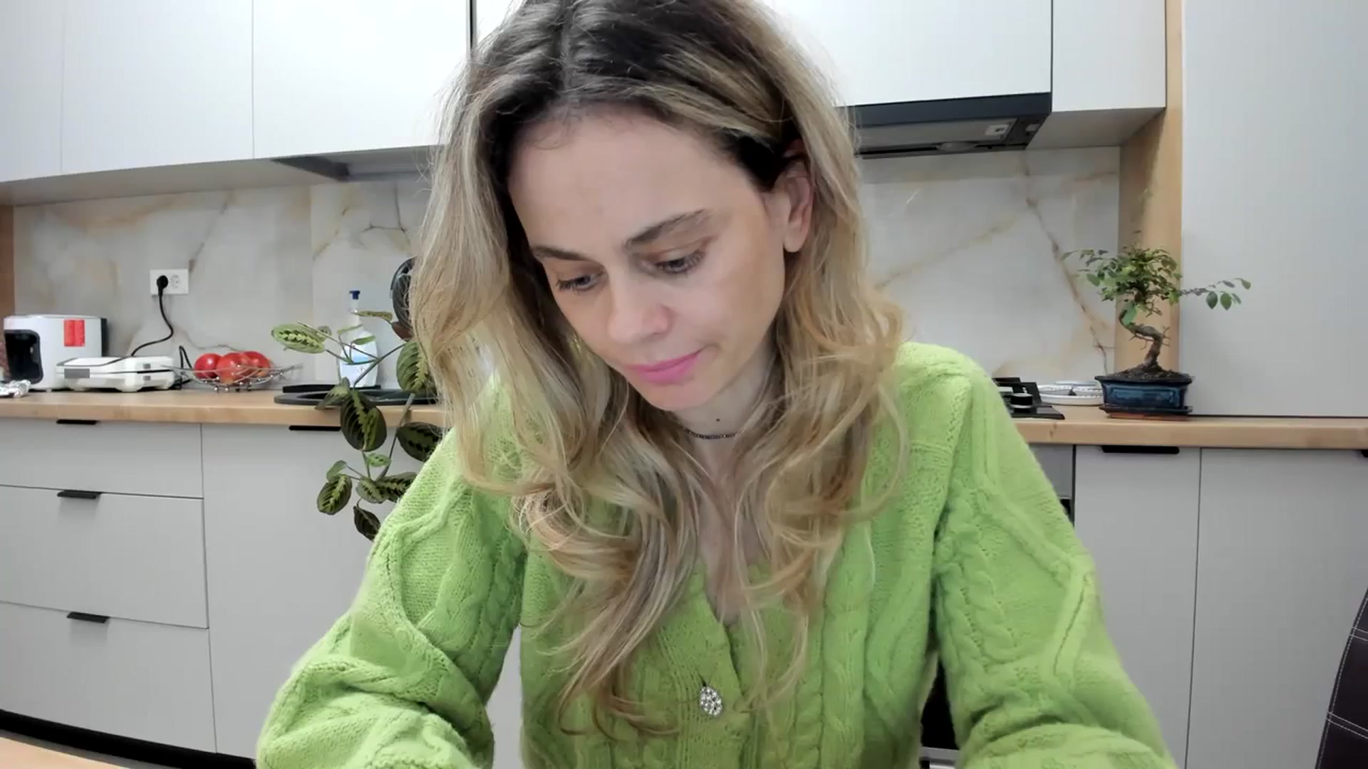 Gallery image thumbnail from DebbyPaige's myfreecams stream on, 03/13/2024, 18:00 image 18 of 20
