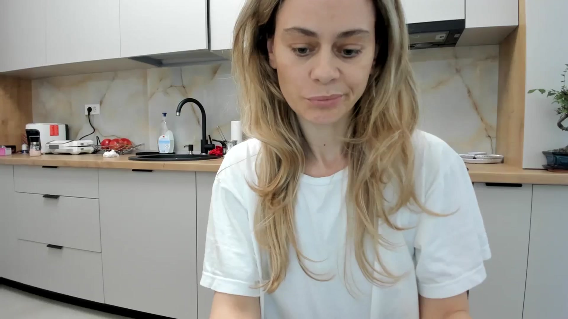 Gallery image thumbnail from DebbyPaige's myfreecams stream on, 03/14/2024, 14:41 image 15 of 20