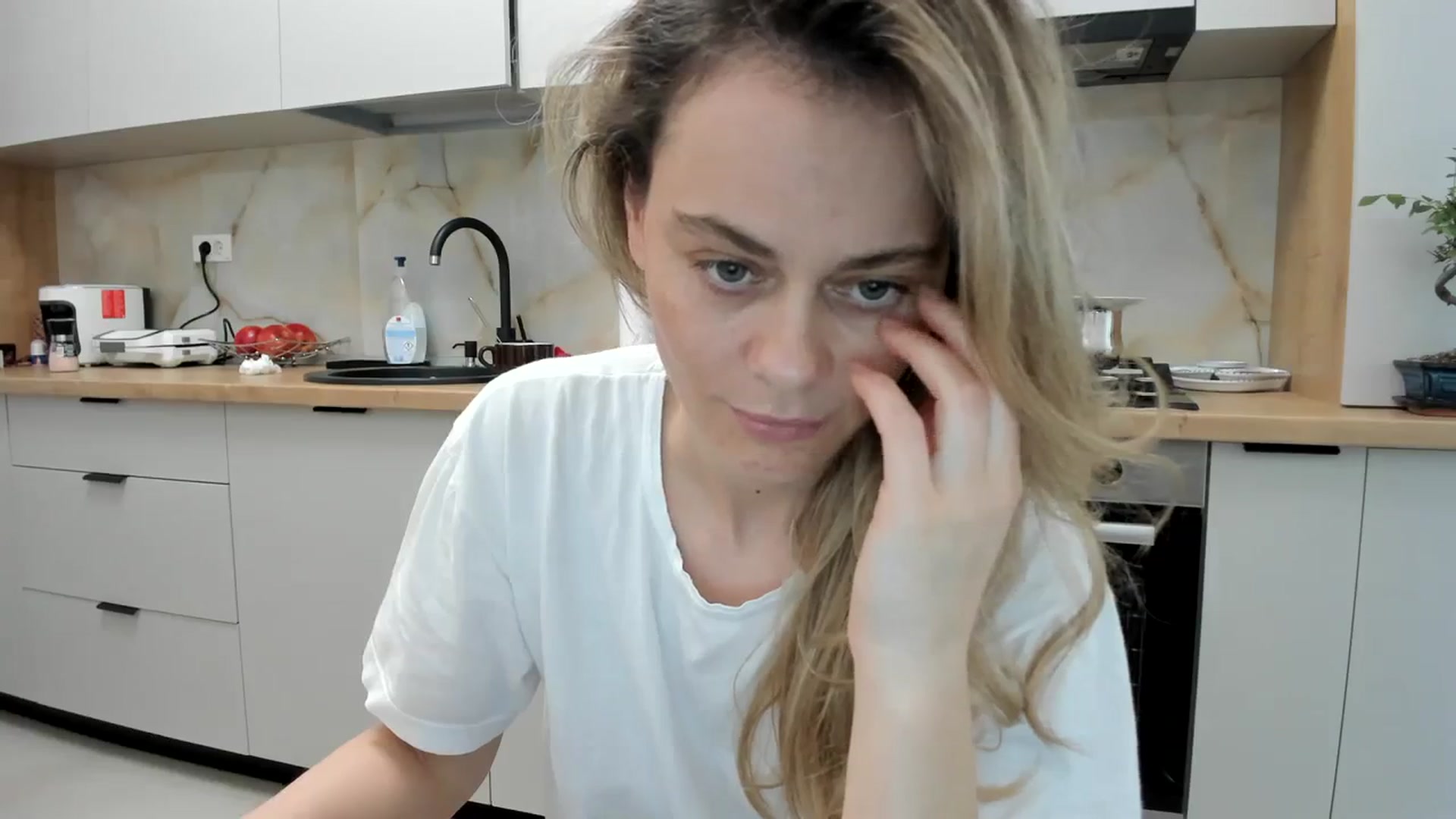Gallery image thumbnail from DebbyPaige's myfreecams stream on, 03/14/2024, 14:41 image 11 of 20