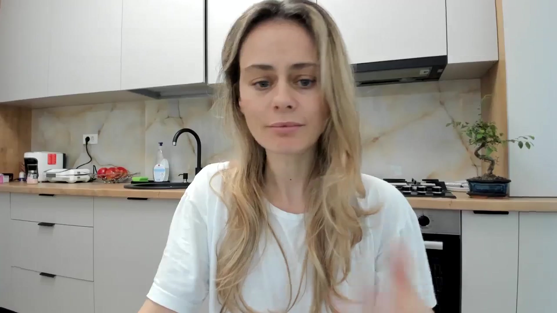 Gallery image thumbnail from DebbyPaige's myfreecams stream on, 03/14/2024, 14:41 image 3 of 20