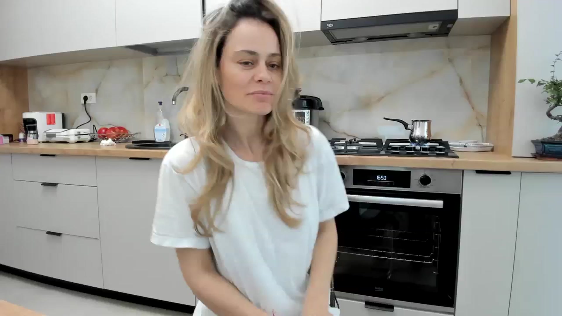 Gallery image thumbnail from DebbyPaige's myfreecams stream on, 03/14/2024, 14:41 image 8 of 20