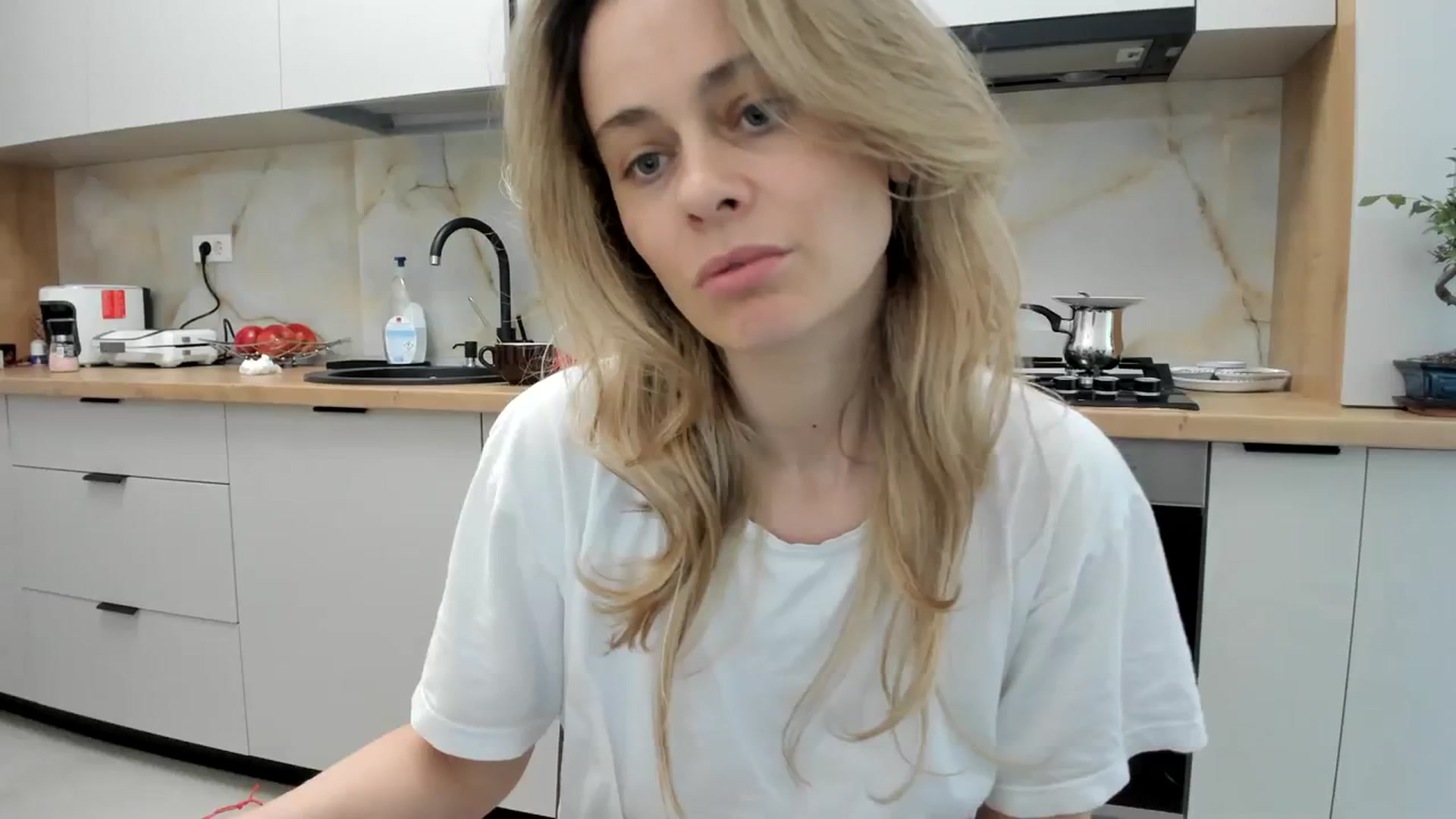 Gallery image thumbnail from DebbyPaige's myfreecams stream on, 03/14/2024, 14:41 image 12 of 20