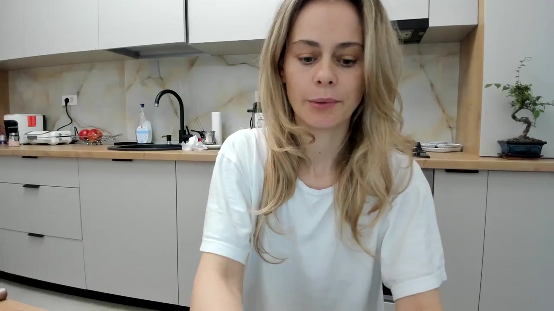 Gallery image thumbnail from DebbyPaige's myfreecams stream on, 03/14/2024, 15:35 image 3 of 20