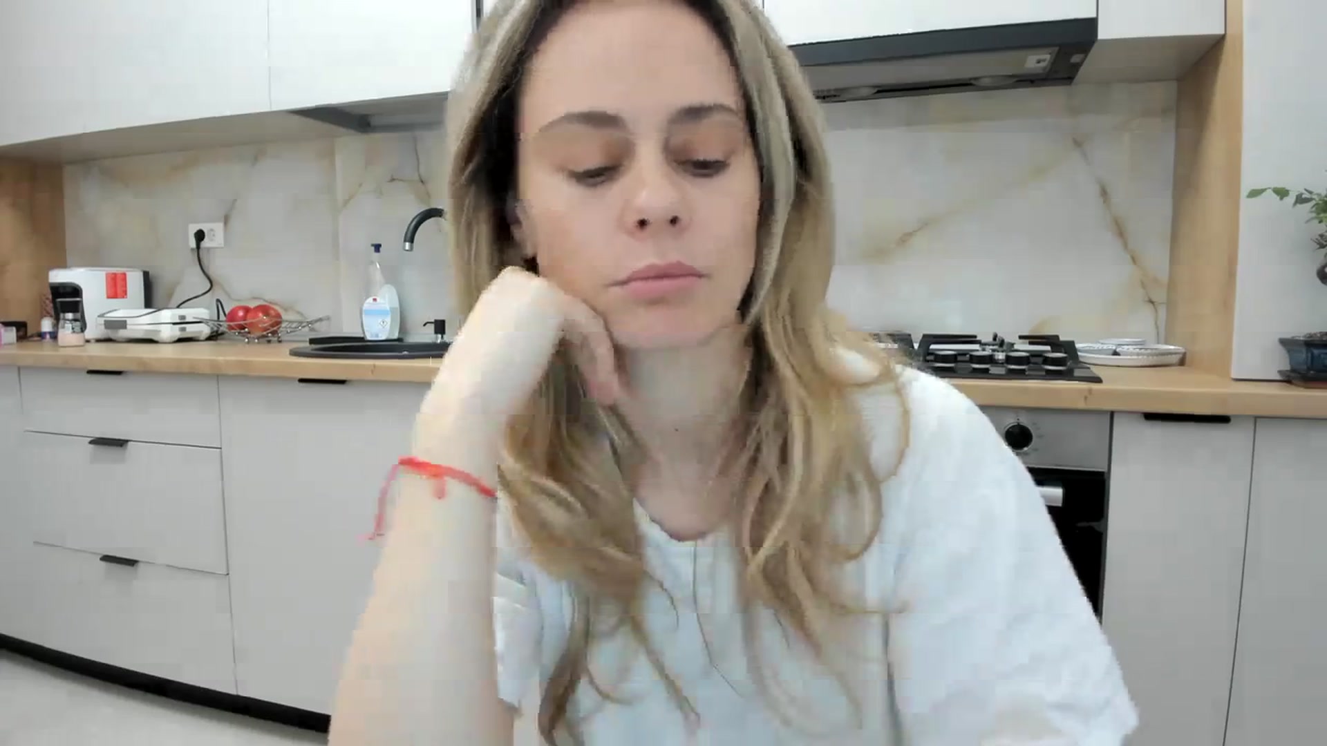 Gallery image thumbnail from DebbyPaige's myfreecams stream on, 03/14/2024, 15:35 image 12 of 20