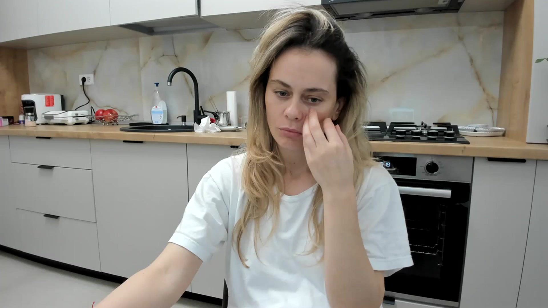 Gallery image thumbnail from DebbyPaige's myfreecams stream on, 03/14/2024, 15:35 image 14 of 20