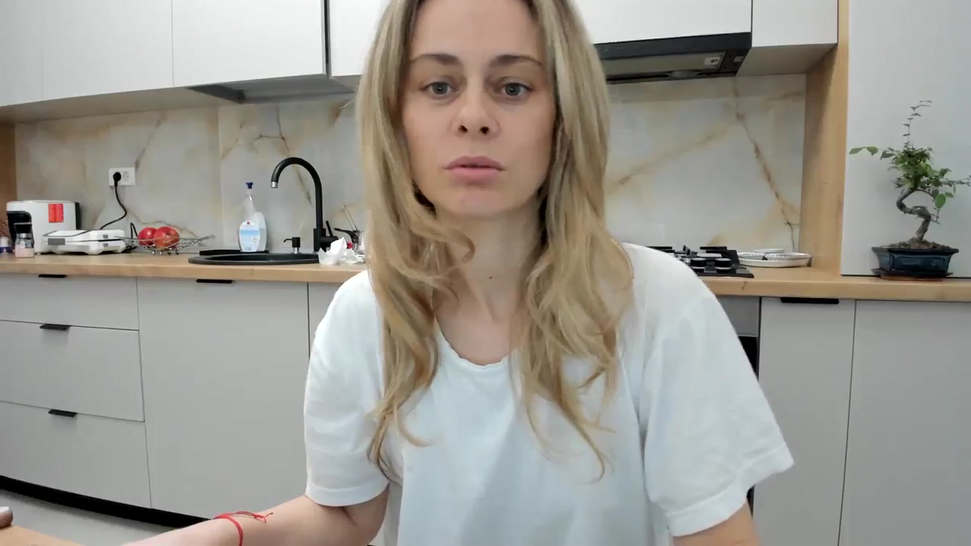 Gallery image thumbnail from DebbyPaige's myfreecams stream on, 03/14/2024, 15:35 image 4 of 20