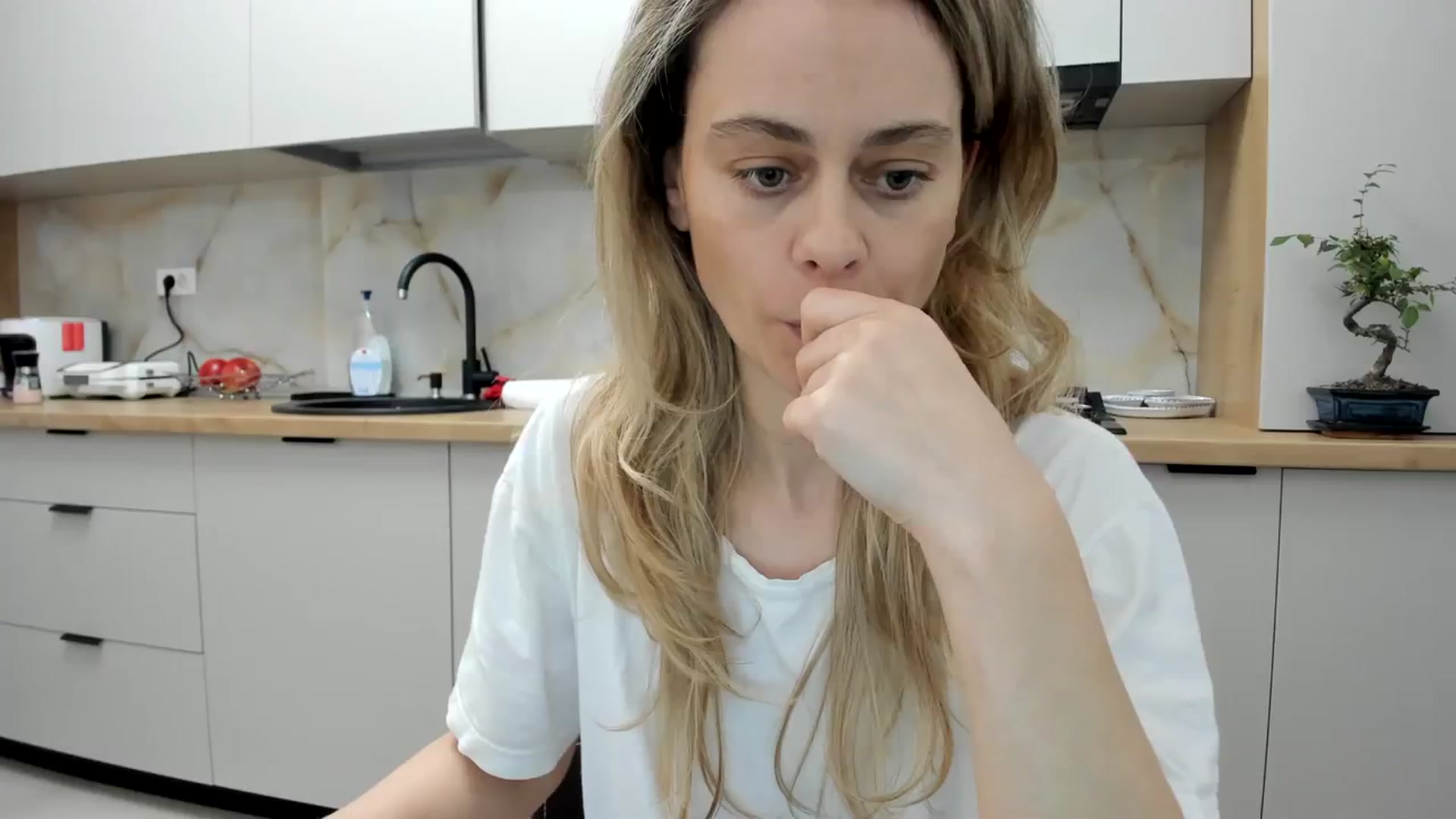 Gallery image thumbnail from DebbyPaige's myfreecams stream on, 03/14/2024, 18:04 image 10 of 20