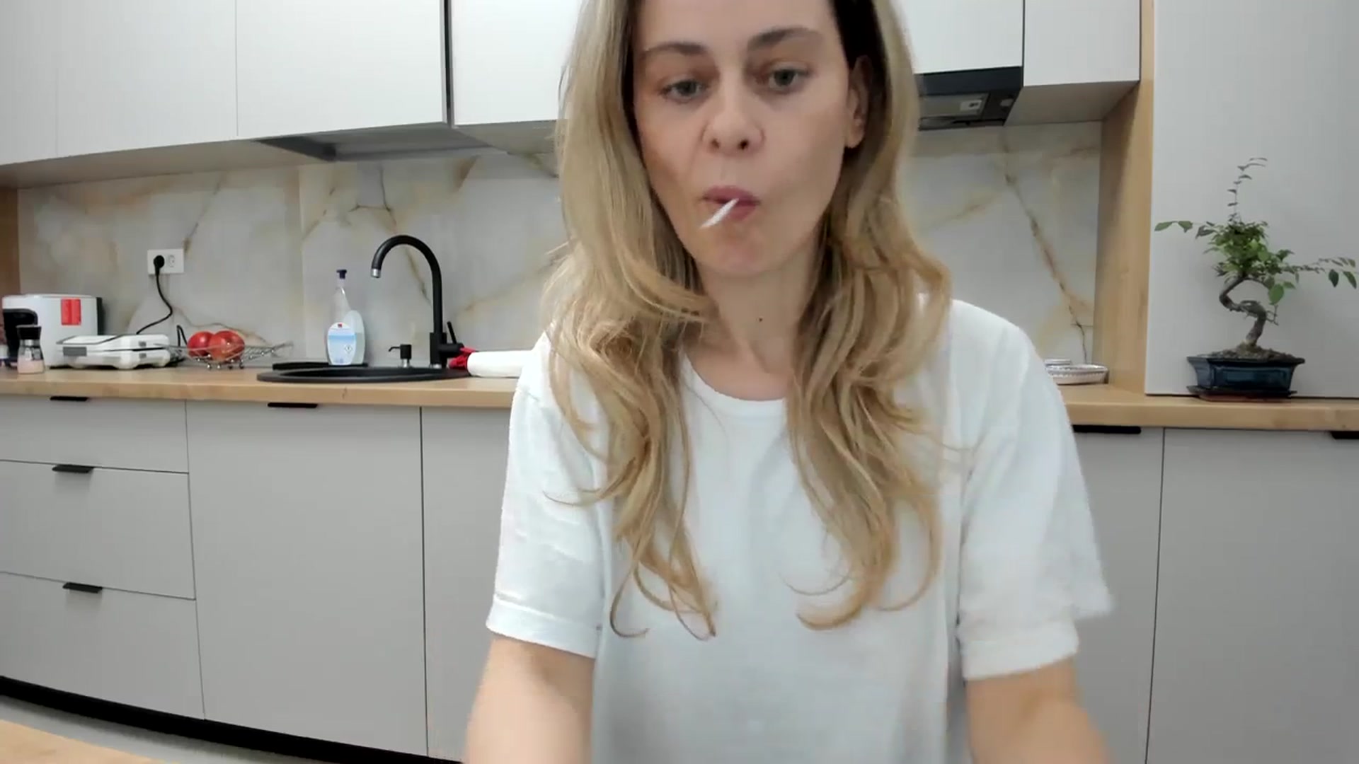 Gallery image thumbnail from DebbyPaige's myfreecams stream on, 03/14/2024, 18:04 image 14 of 20