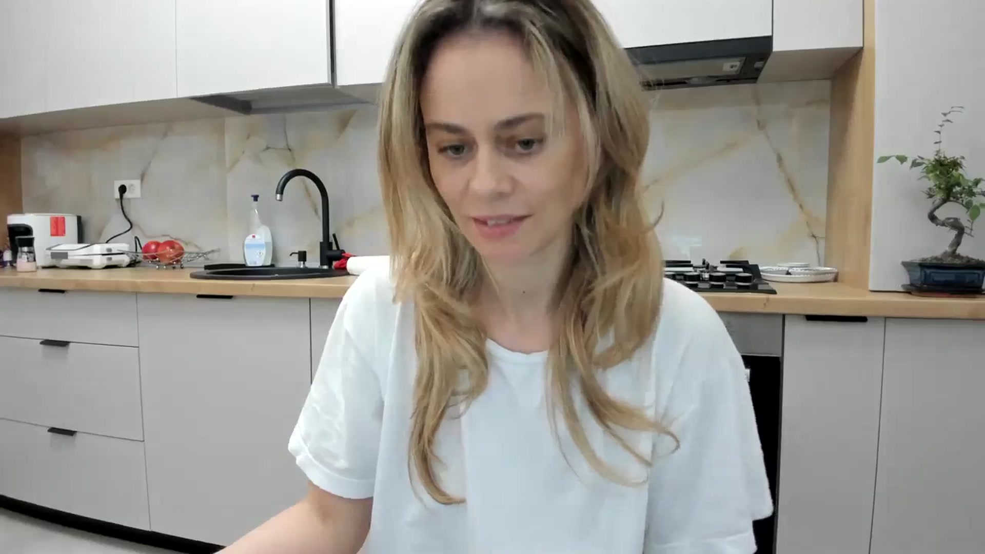 Gallery image thumbnail from DebbyPaige's myfreecams stream on, 03/14/2024, 18:04 image 4 of 20