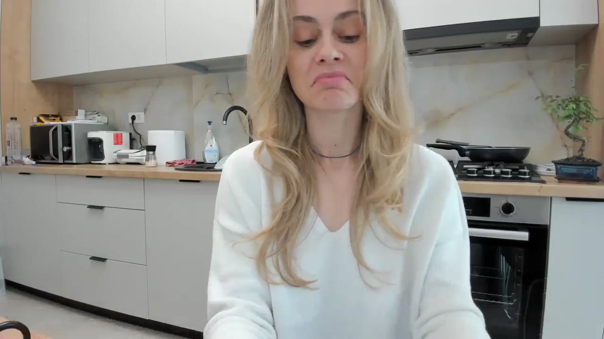 Gallery image thumbnail from DebbyPaige's myfreecams stream on, 03/19/2024, 12:05 image 5 of 20