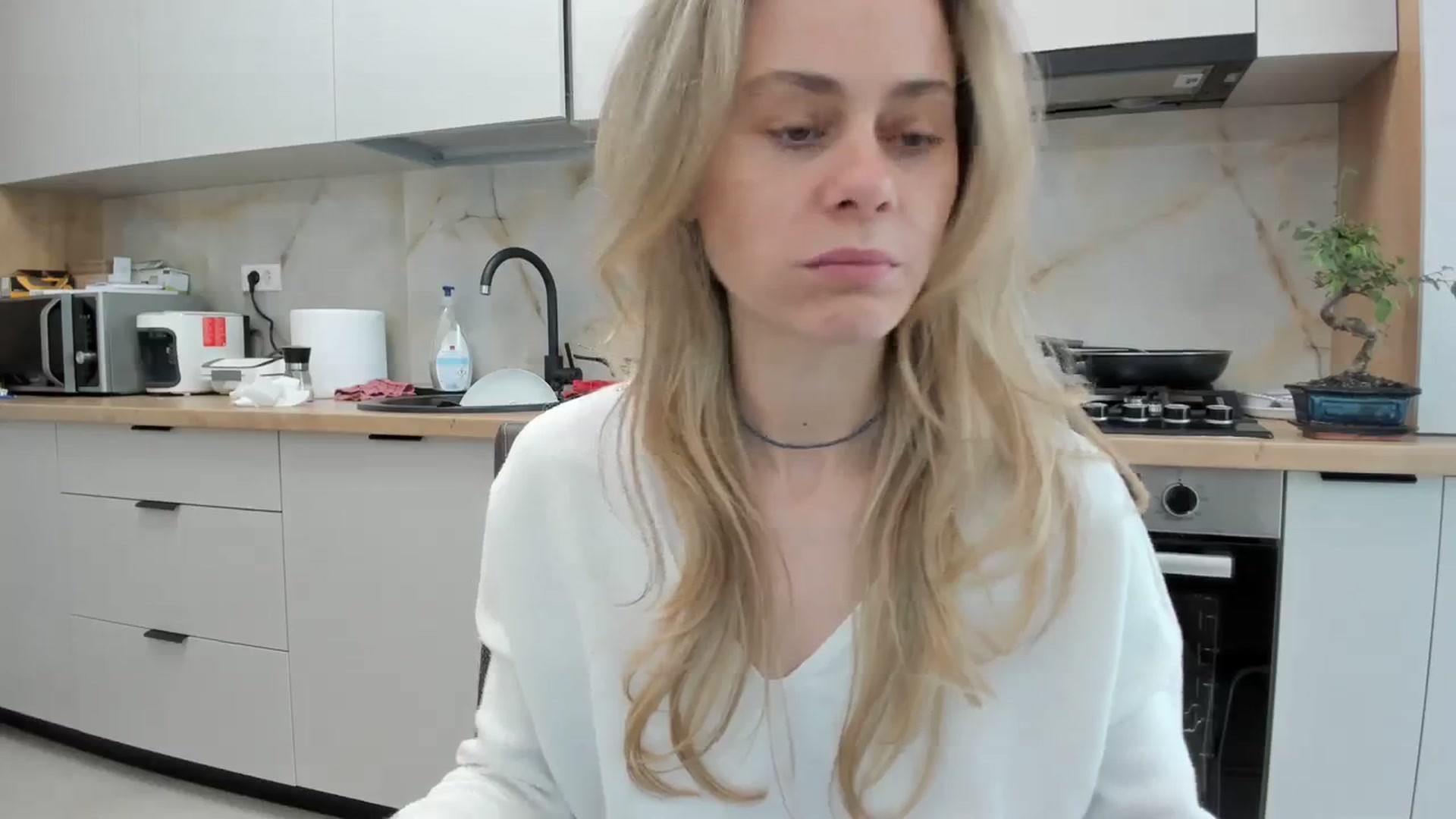 Gallery image thumbnail from DebbyPaige's myfreecams stream on, 03/19/2024, 12:05 image 13 of 20