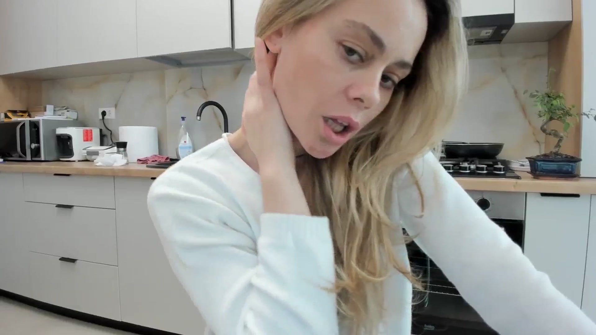 Gallery image thumbnail from DebbyPaige's myfreecams stream on, 03/19/2024, 12:05 image 14 of 20