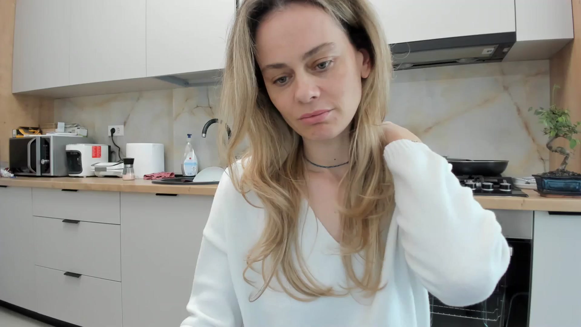 Gallery image thumbnail from DebbyPaige's myfreecams stream on, 03/19/2024, 12:05 image 10 of 20