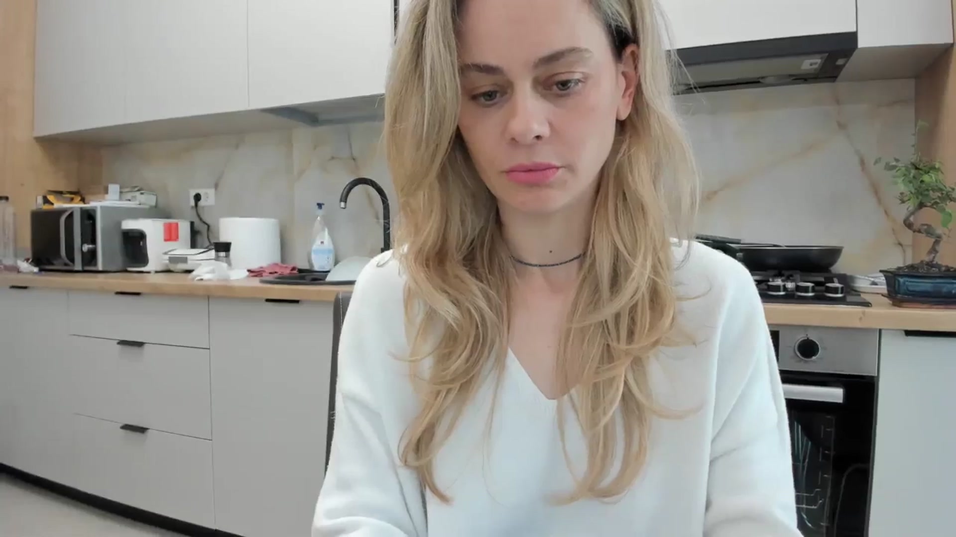 Gallery image thumbnail from DebbyPaige's myfreecams stream on, 03/19/2024, 13:11 image 16 of 20