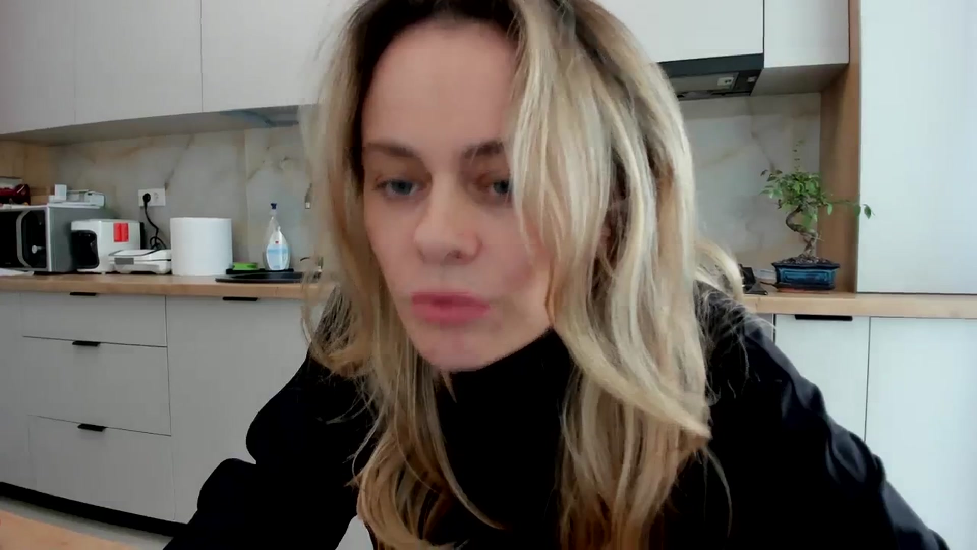 Gallery image thumbnail from DebbyPaige's myfreecams stream on, 03/20/2024, 11:49 image 14 of 20