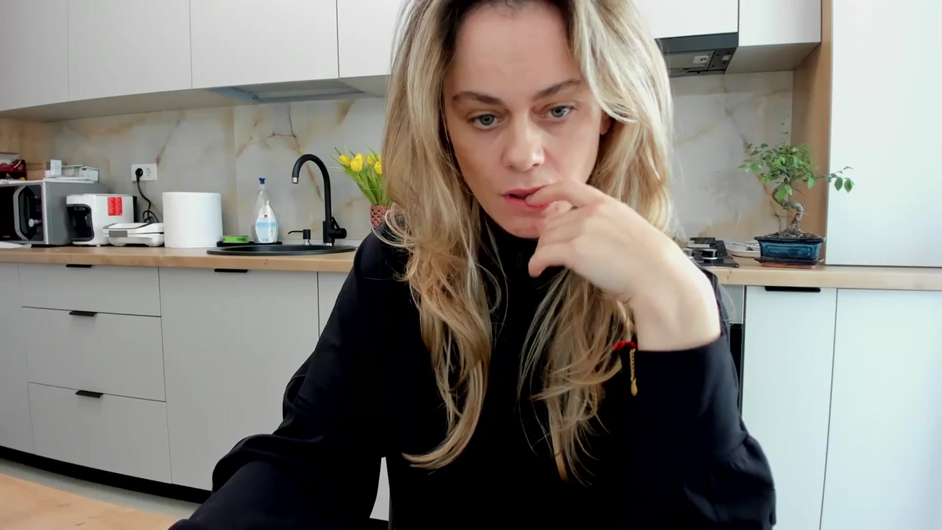 Gallery image thumbnail from DebbyPaige's myfreecams stream on, 03/20/2024, 11:49 image 7 of 20