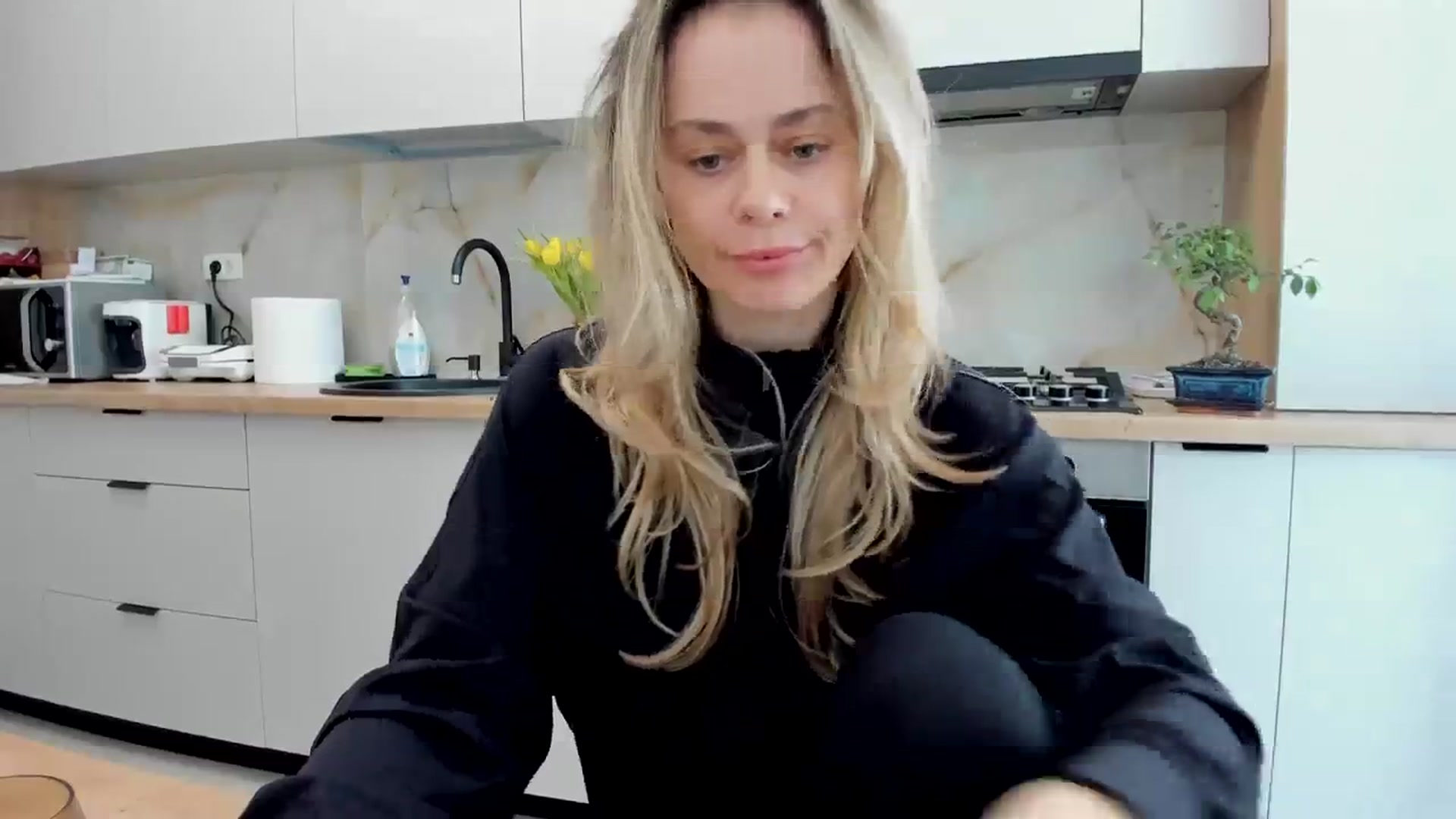 Gallery image thumbnail from DebbyPaige's myfreecams stream on, 03/20/2024, 11:49 image 9 of 20