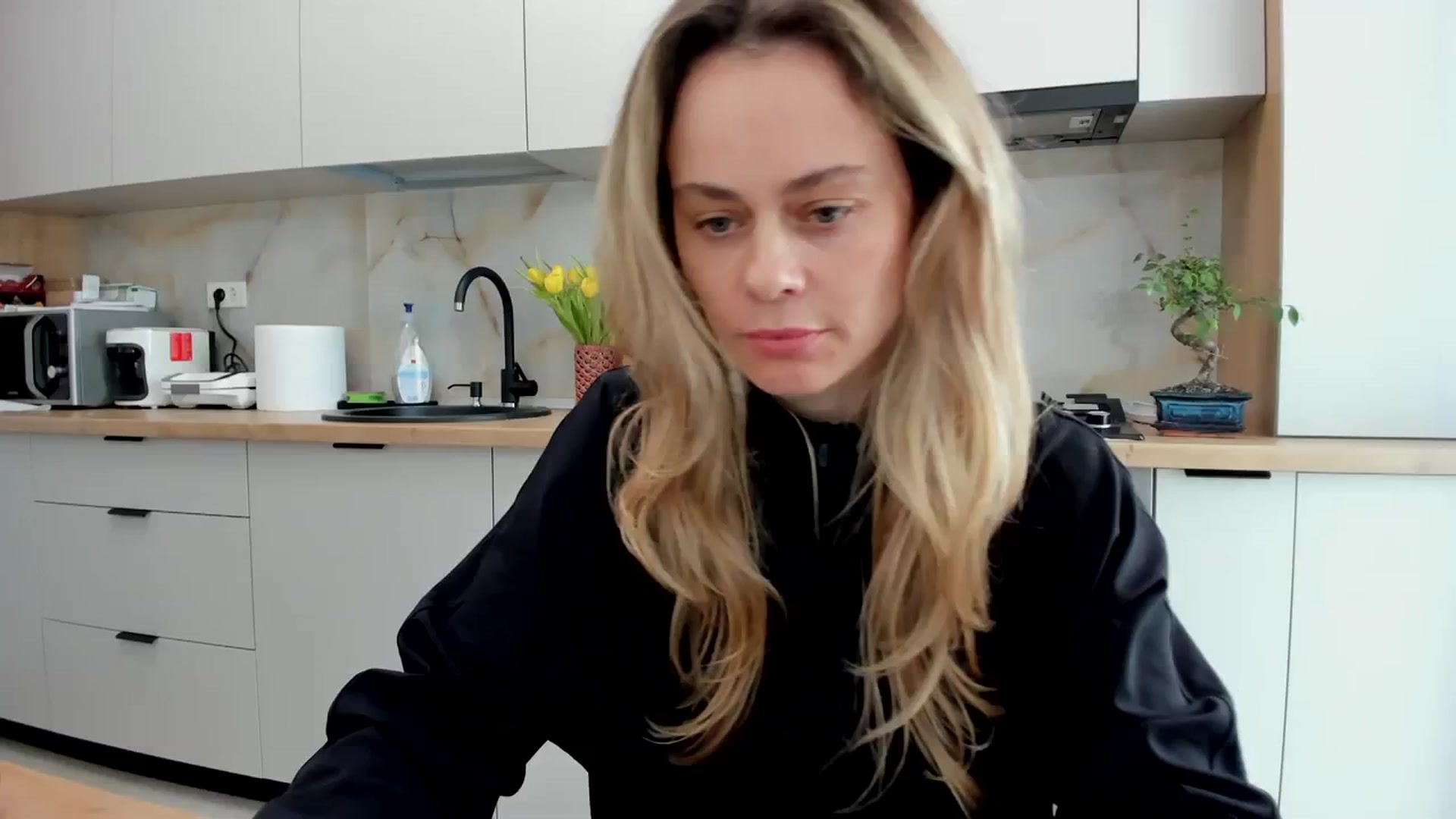 Gallery image thumbnail from DebbyPaige's myfreecams stream on, 03/20/2024, 11:49 image 13 of 20