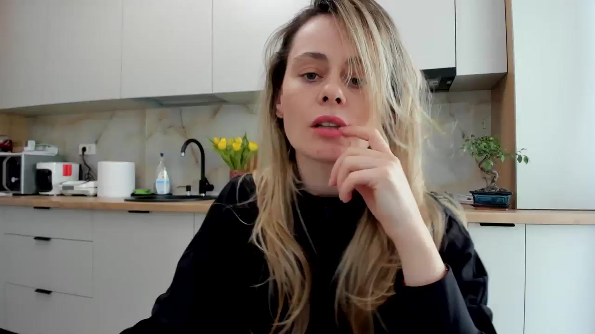 Gallery image thumbnail from DebbyPaige's myfreecams stream on, 03/20/2024, 13:29 image 1 of 20