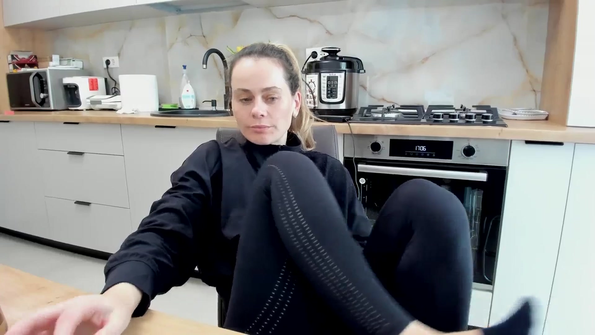 Gallery image thumbnail from DebbyPaige's myfreecams stream on, 03/20/2024, 14:16 image 18 of 20