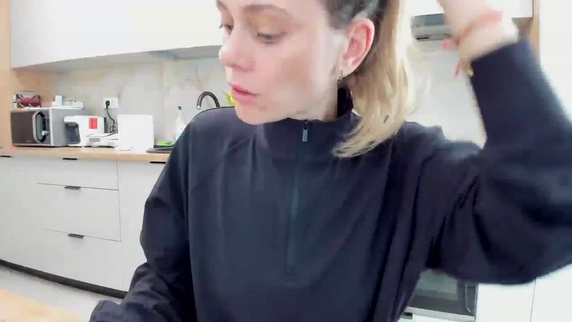 Gallery image thumbnail from DebbyPaige's myfreecams stream on, 03/20/2024, 14:16 image 8 of 20