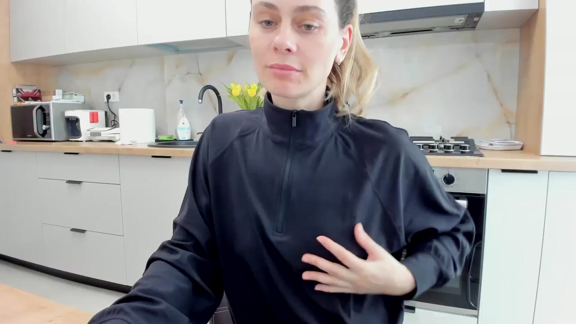 Gallery image thumbnail from DebbyPaige's myfreecams stream on, 03/20/2024, 14:16 image 14 of 20