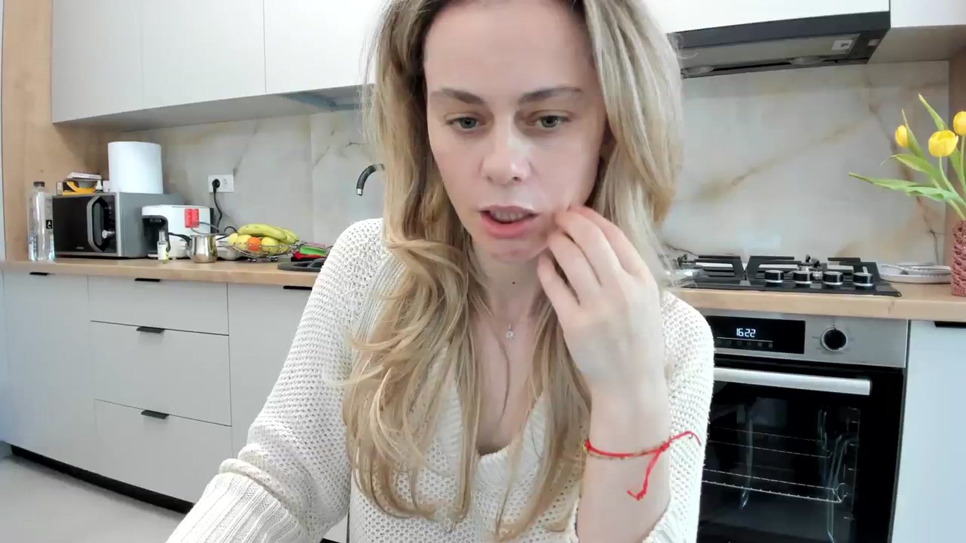Gallery image thumbnail from DebbyPaige's myfreecams stream on, 03/21/2024, 13:34 image 19 of 20