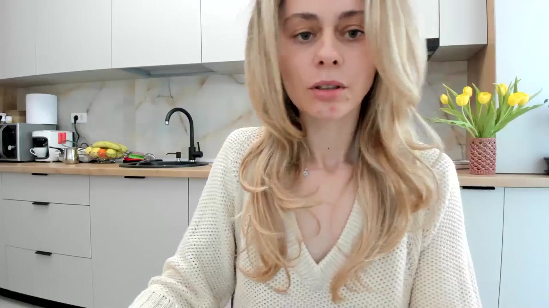 Gallery image thumbnail from DebbyPaige's myfreecams stream on, 03/21/2024, 13:34 image 2 of 20