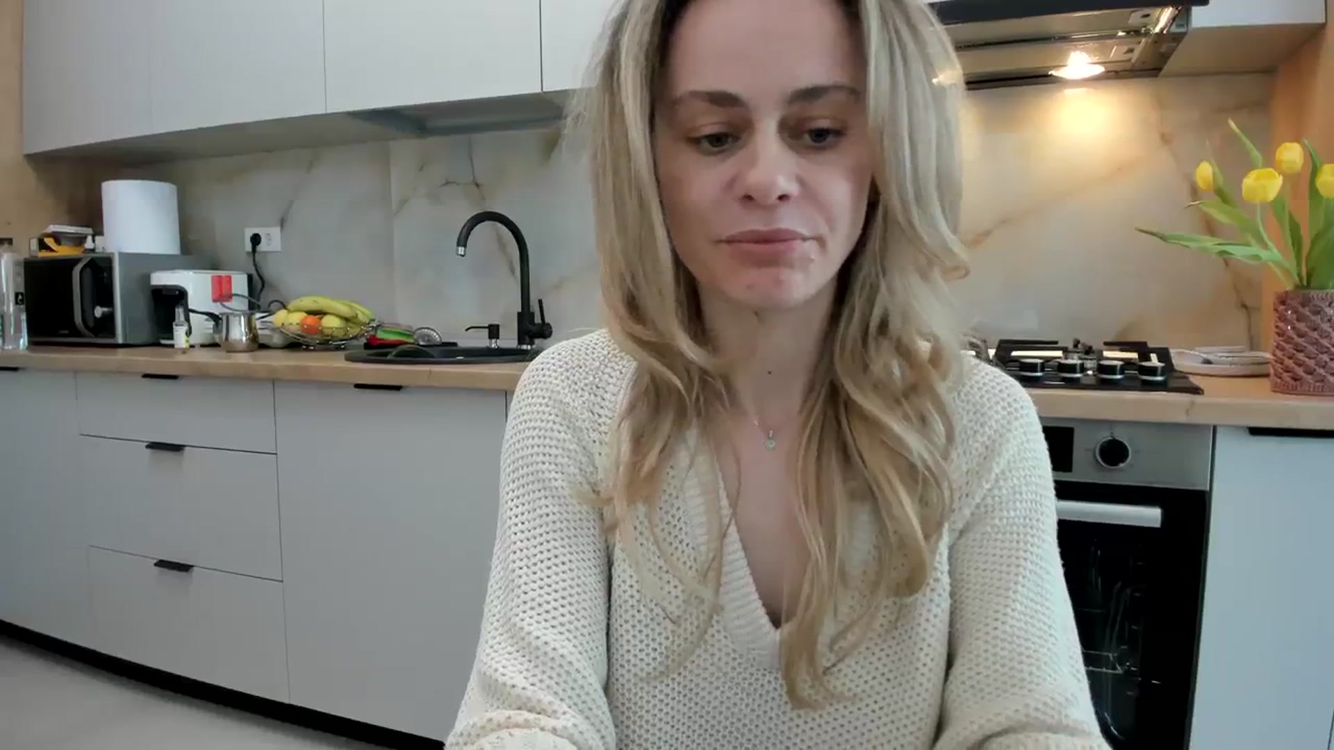 Gallery image thumbnail from DebbyPaige's myfreecams stream on, 03/21/2024, 13:34 image 16 of 20