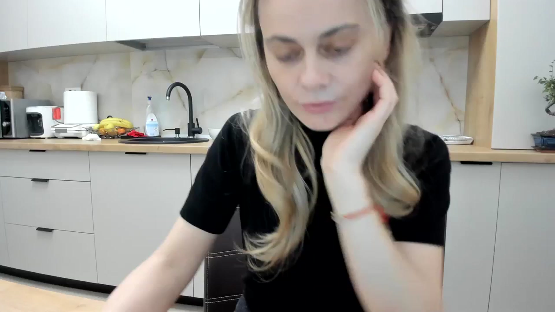 Gallery image thumbnail from DebbyPaige's myfreecams stream on, 03/22/2024, 18:44 image 1 of 20