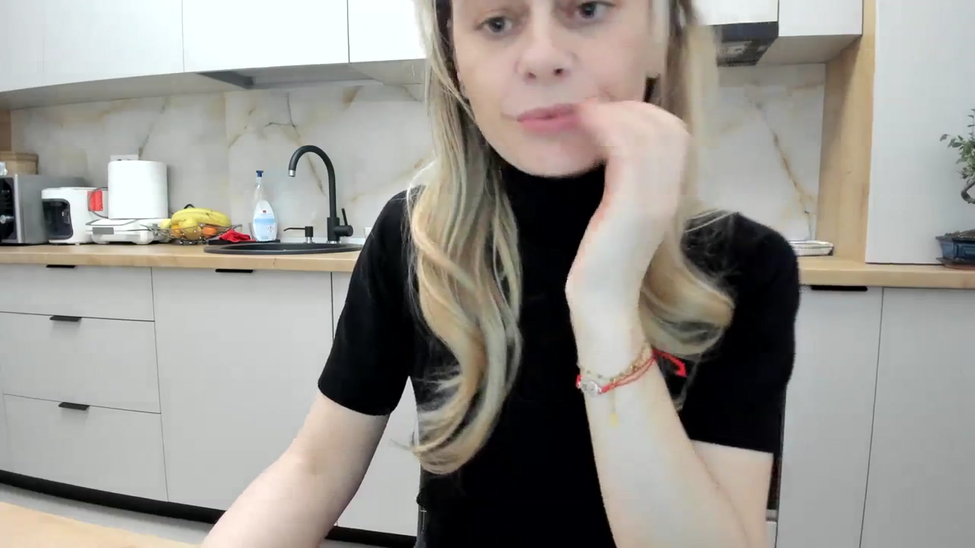 Gallery image thumbnail from DebbyPaige's myfreecams stream on, 03/22/2024, 18:44 image 2 of 20