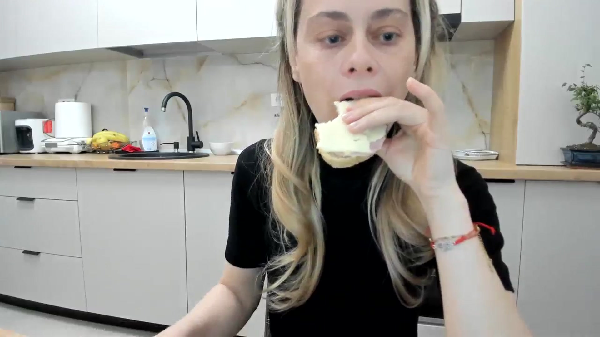 Gallery image thumbnail from DebbyPaige's myfreecams stream on, 03/22/2024, 18:44 image 5 of 20