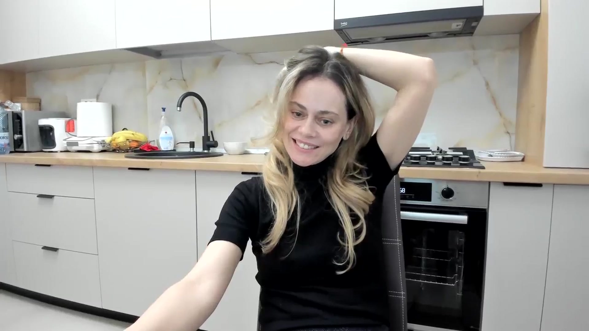 Gallery image thumbnail from DebbyPaige's myfreecams stream on, 03/22/2024, 18:44 image 13 of 20